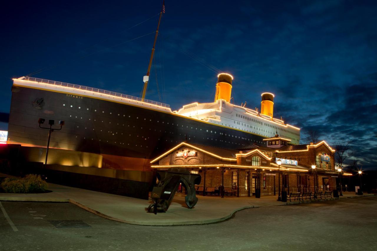 Always Kiss Me Goodnight- Hot Tub, You Get 1089 Of Free Area Attraction Tickets For Each Paid Day! ピジョンフォージ エクステリア 写真