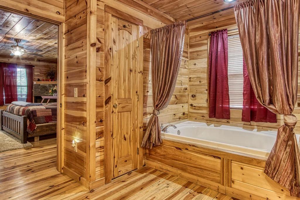 Always Kiss Me Goodnight- Hot Tub, You Get 1089 Of Free Area Attraction Tickets For Each Paid Day! ピジョンフォージ エクステリア 写真